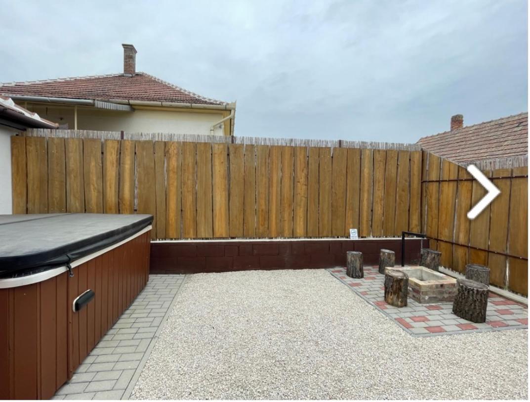 Gore Vendeghaz Apartament